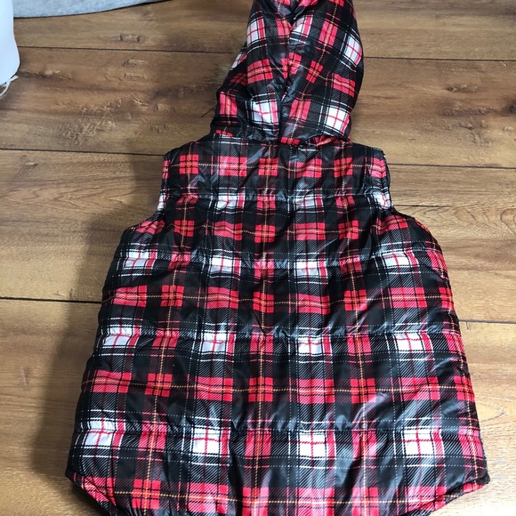 Coogi Girls Puffer Vest - Picture 2 of 8